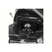 Load image into Gallery viewer, Signature Series Ford Woody 1948 1:18