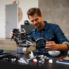 Load image into Gallery viewer, Lego Technic BMW M 1000 RR 1:5