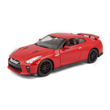 Load image into Gallery viewer, Nissan GT-R 2017 1:24