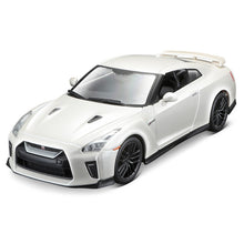 Load image into Gallery viewer, Nissan GT-R 2017 1:24