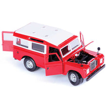 Load image into Gallery viewer, Land Rover Series II 1:24
