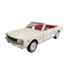 Load image into Gallery viewer, James Bond 1:24 1964 1/2 Ford Mustang (convertible)

